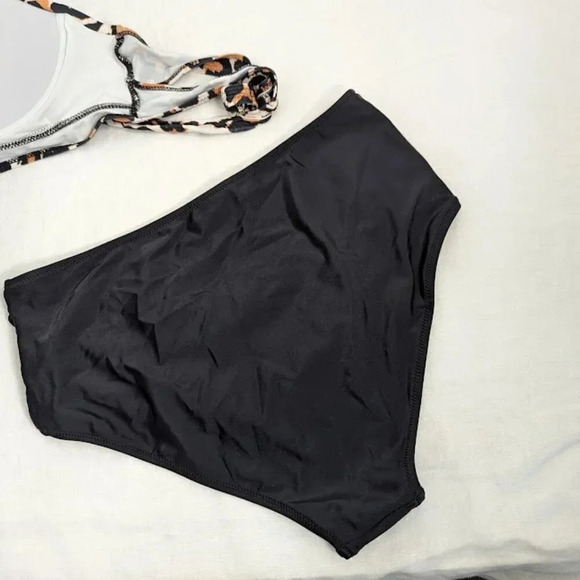 Summer bikini-high waisted black bottoms, animal print halter top L//XL O10 - Picture 13 of 14